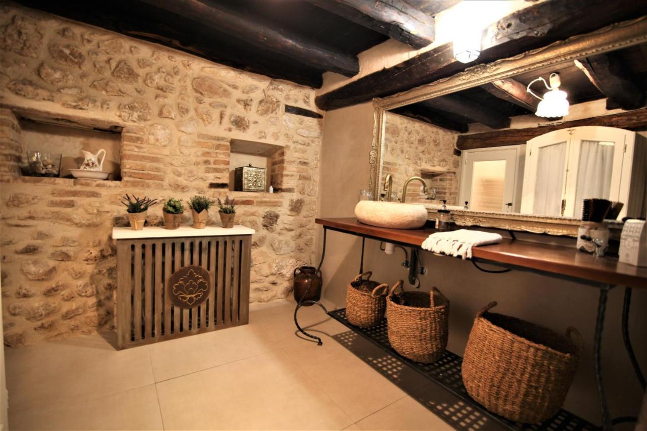 Wabisabi Townhouse Villa Montejo de la Vega de la Serrezuela Bagian luar foto