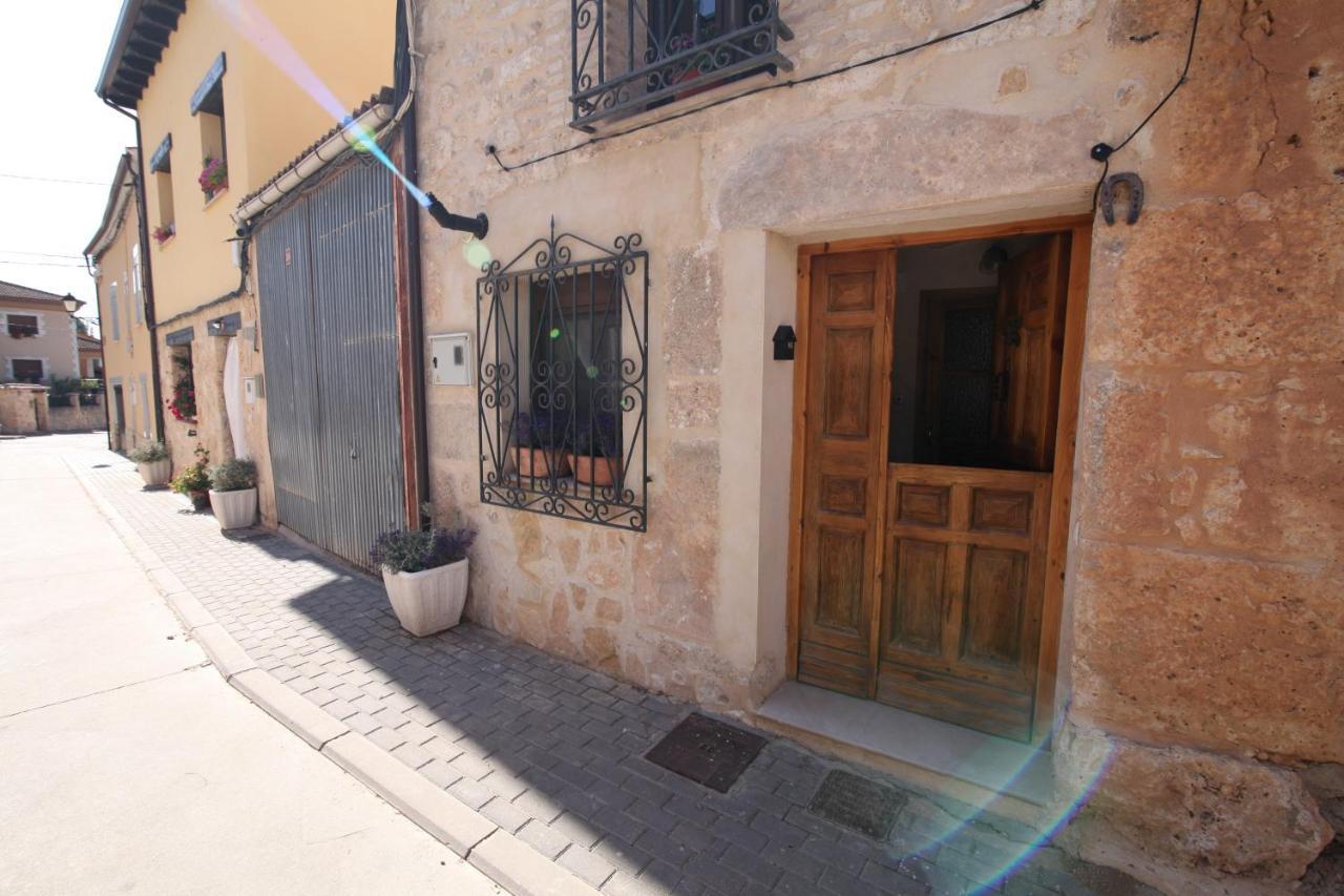 Wabisabi Townhouse Villa Montejo de la Vega de la Serrezuela Bagian luar foto