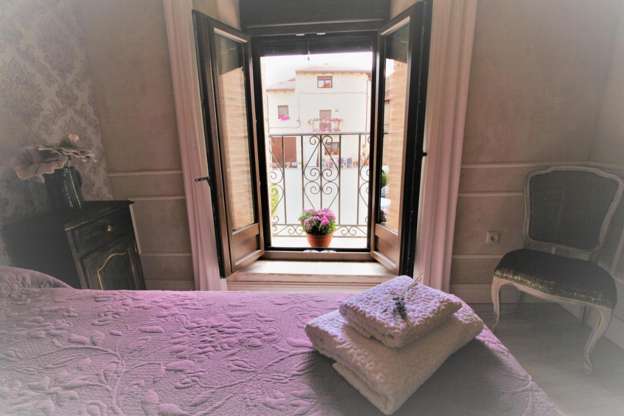 Wabisabi Townhouse Villa Montejo de la Vega de la Serrezuela Bagian luar foto