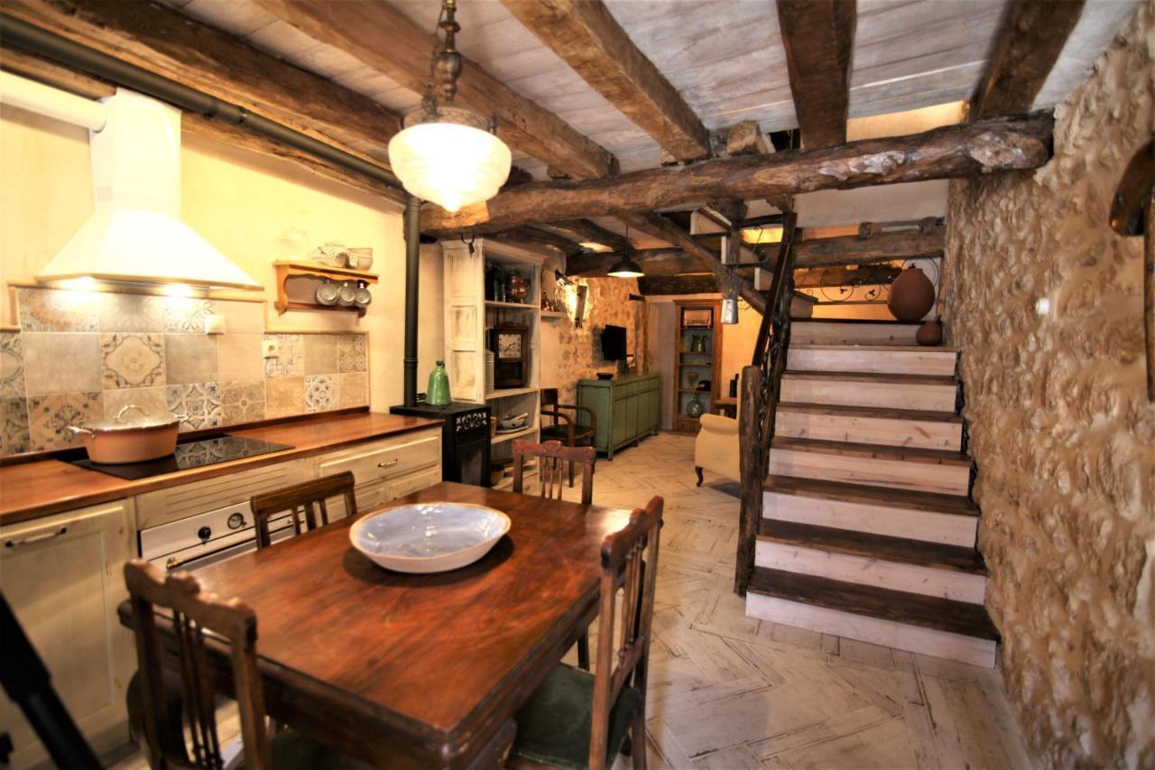Wabisabi Townhouse Villa Montejo de la Vega de la Serrezuela Bagian luar foto